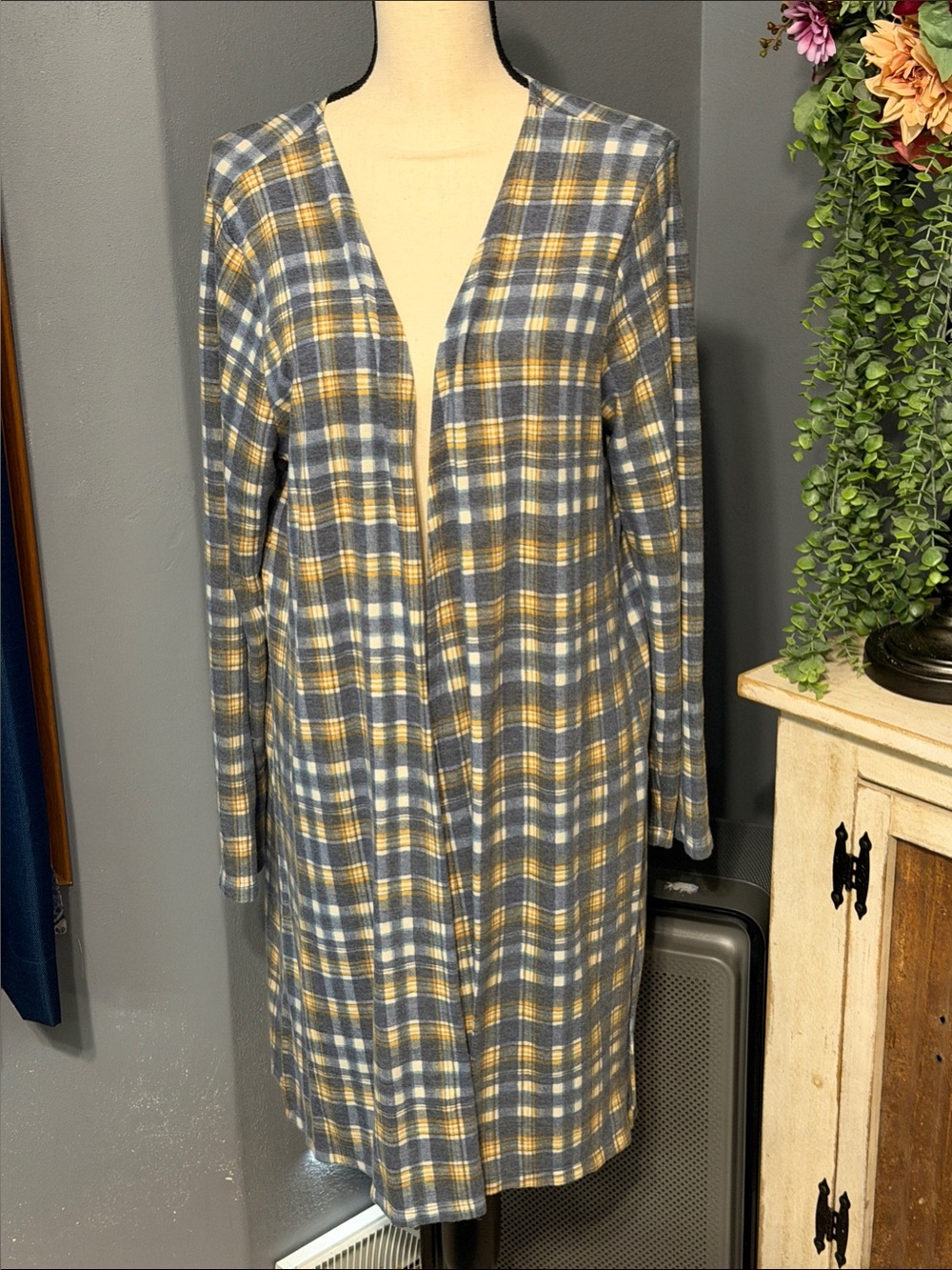 Plaid Open-Front Women’s Cardigan Sweater in Gray and Mustard